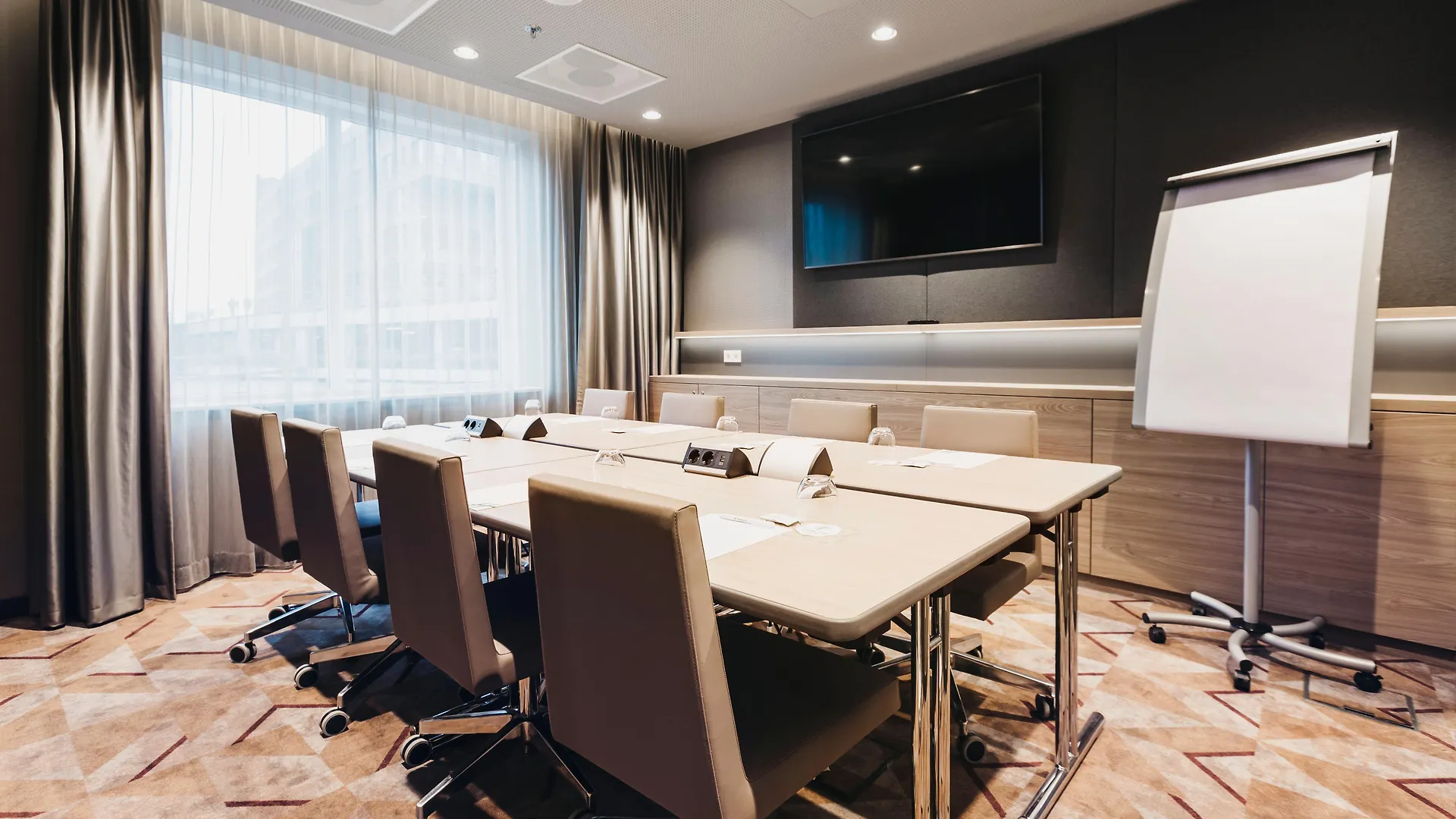Hotel Holiday Inn - Eindhoven Airport By Ihg